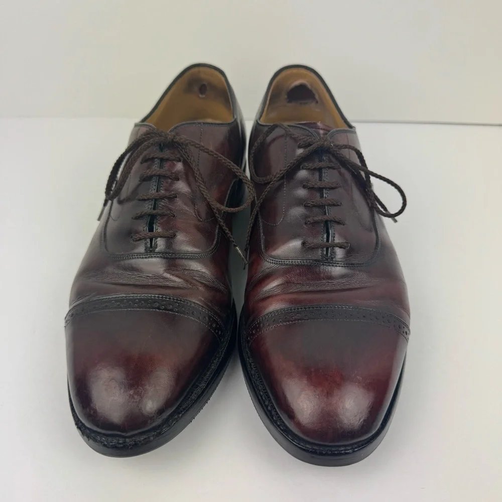 Johnston & Murphy Aldrich II cap-toe oxford dress shoe. Burgundy leather size 10